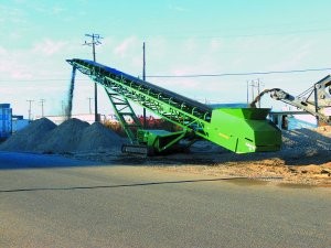 Track Stack Machine Track-mounted stackers match with tracked screening and crushing plants