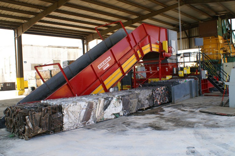 Sierra International Machinery - Sierra REB-1 Two Ram Balers Sierra International Machinery - Sierra REB-1 Two Ram Balers