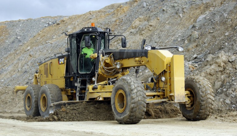18M3 Adds Greater Capability to Cat Mining Motor Grader Range