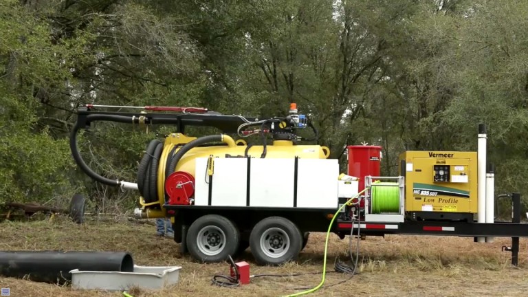 Mini-Combo Series Hydro Excavators Mini-Combo Series Hydro Excavators
