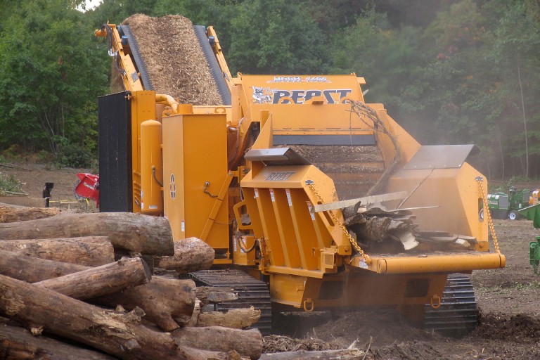 The Beast® Model 4680XP Track Horizontal Grinders The Beast® Model 4680XP Track Horizontal Grinders