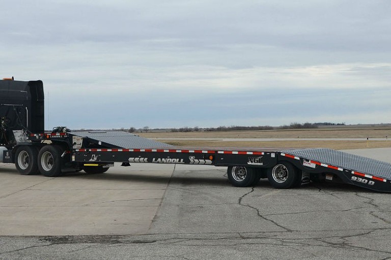 Landoll Corporation 930D Traveling Tail Lowboy Trailers Heavy