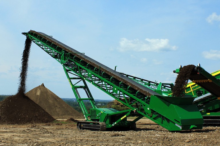 ST80T and ST100T Tracked Stackers ST80T and ST100T Tracked Stackers