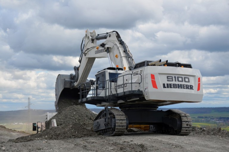 R 9100 Excavators R 9100 Excavators