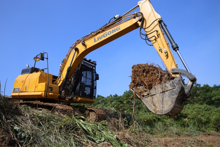 CLG915EIV Excavators CLG915EIV Excavators