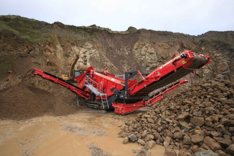 Terex® Finlay 893 Track Mounted Screens Terex® Finlay 893 Track Mounted Screens