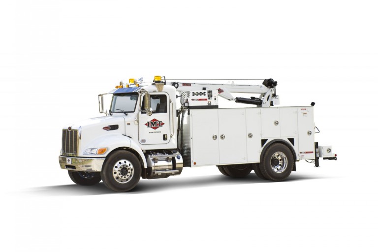 Dominator® III Truck Mounted Cranes Dominator® III Truck Mounted Cranes