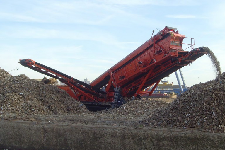 Terex® Finlay 693+ Track Mounted Screens Terex® Finlay 693+ Track Mounted Screens