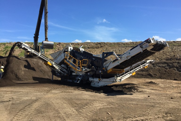 TRS 550 Track Mounted Screens TRS 550 Track Mounted Screens