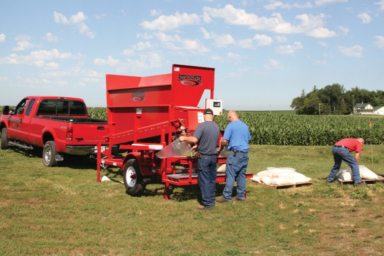 0147/36546_en_39a0a_39044_gb250-mobile-bagger-filling-corn-copy.jpg