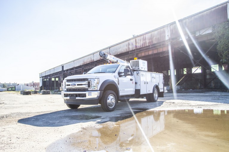Load King Voyager® I Truck Mounted Cranes Load King Voyager® I Truck Mounted Cranes