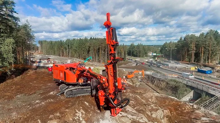 Sandvik Adds Productive New Non Cabin Surface Drill Rigs