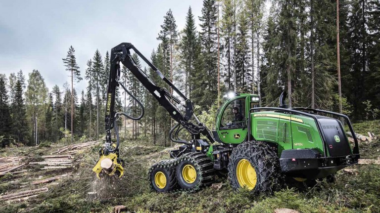 Grapple trees with greater accuracy with John Deere's Intelligent Boom ...