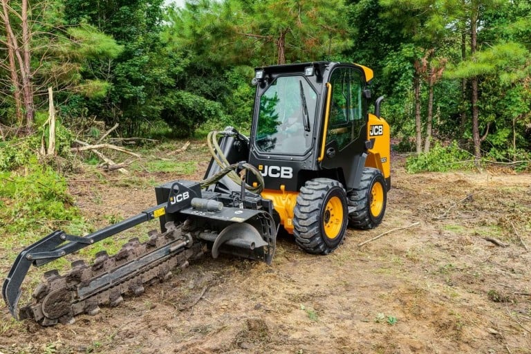 JCB 300 Skid-Steer Loaders | Heavy Equipment Guide