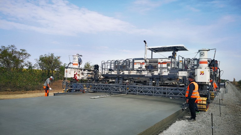 Wirtgen introduces two new paver models to North American market