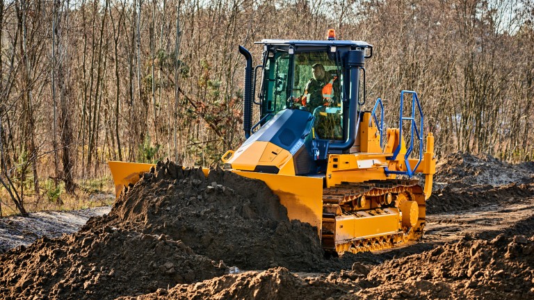 Dressta S All New Td 16n Dozer Sets A New Benchmark For Visibility Heavy Equipment Guide