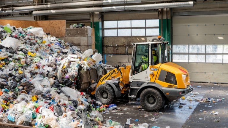 Eight battery-electric Liebherr wheel loaders join ARC fleet to drive down emissions