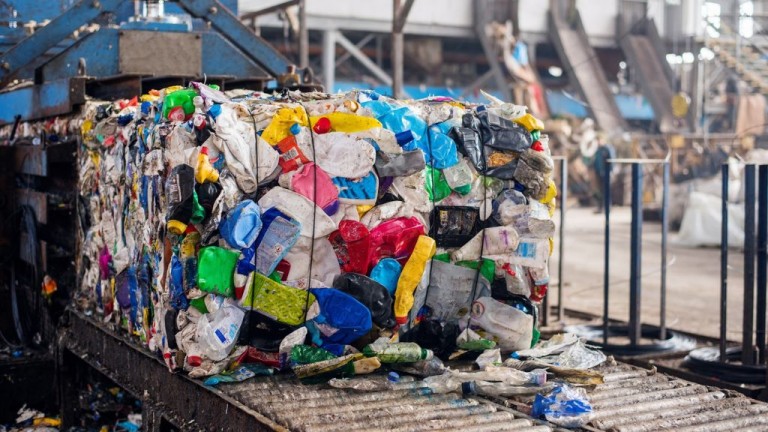 What Canada’s Federal plastics ruling means for manufacturers and recyclers