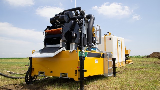 Vermeer reclaimer’s efficient fluid management allows for smaller crews on utility projects