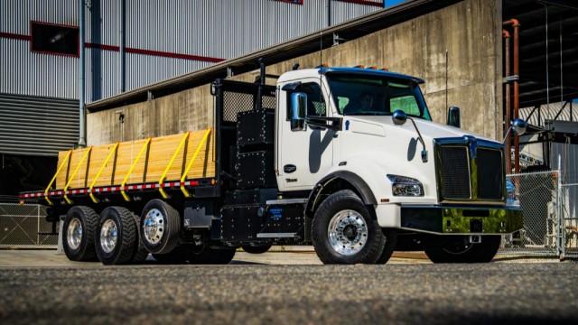 Kenworth’s first battery-electric Class 8 vocational truck hits the road