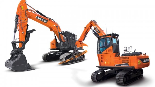 DEVELON’s new -7 Series log loaders and road builders take on heavy-duty forestry tasks