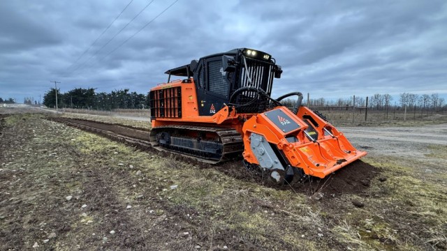 (VIDEO) Watch FAE’s new tracked carrier attachment shred its way through stumps and stones