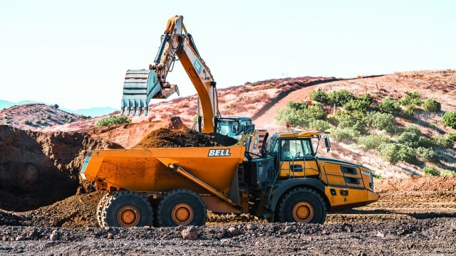 Bell ADTs are equipped for heavy-duty downhill hauling on mass earthmoving projects