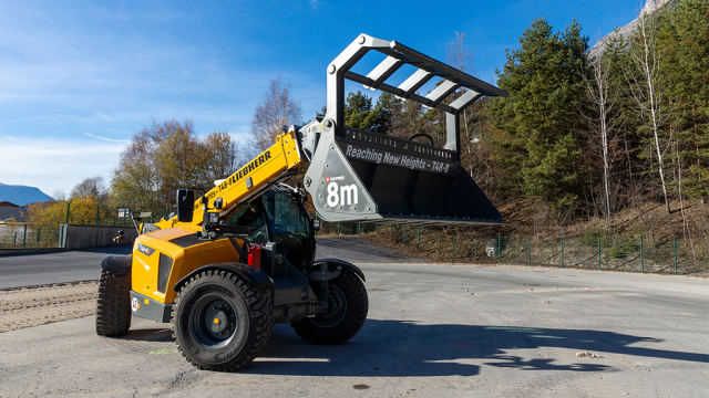 Liebherr expands telescopic handler range with greater reach and stronger lifting performance