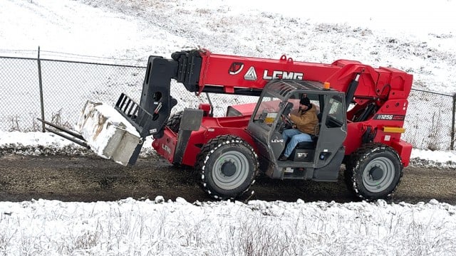 Three steering modes enhance manoeuvrability of LGMG’s new high-capacity telehandler