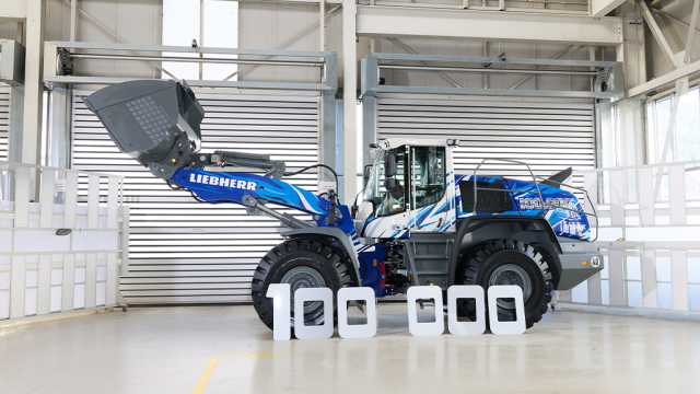 Liebherr celebrates its 100,000th wheel loader produced with custom machine delivery