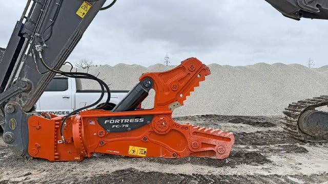 Easily transition from primary demolition to secondary sizing with ShearCore's new modular concrete processor