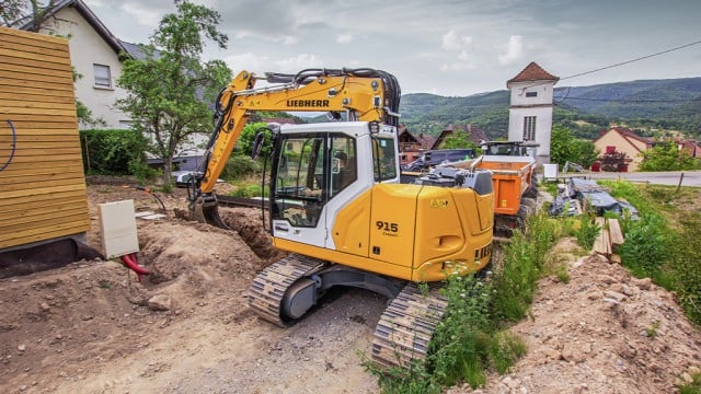 Three Liebherr Generation 8 crawler excavators expand 15- to 20-tonne class
