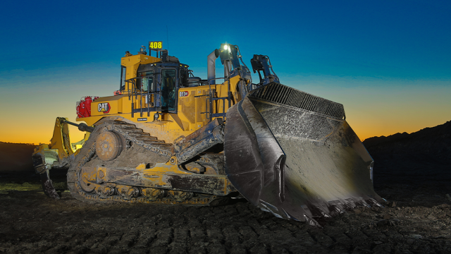 VIDEO: First Cat D11 XE electric-drive mining dozer