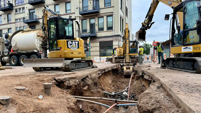 New Utilities package for Cat excavator simulators teaches safe exposure of buried utilities